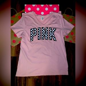 VS PINK Size LARGE Oversized HTF Checkered Print Logo Campus V-Neck Tee.